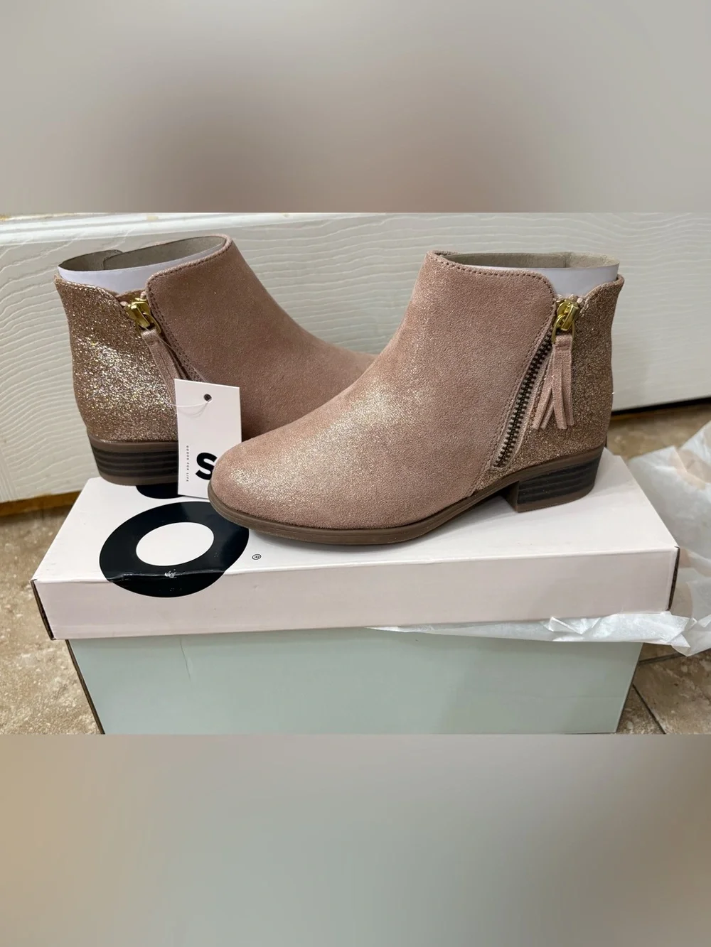 New in box size 13 girls SO Blush Pink Suede Ankle Booties with Subtle Glitter